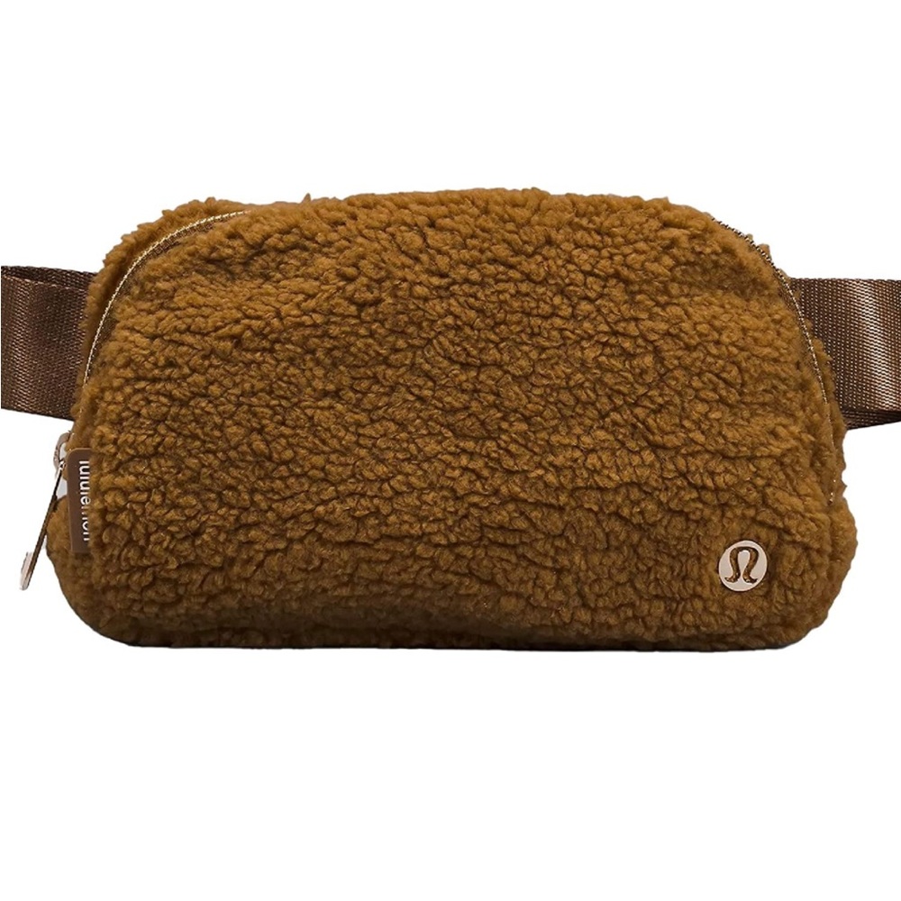 NWT lululemon everywhere belt bag fleece